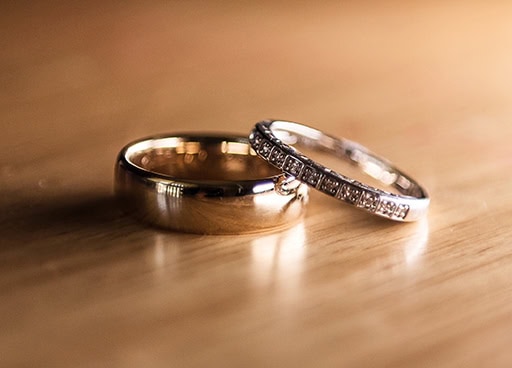 wedding-rings-img wedding-rings-img